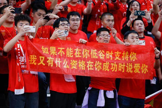 传奇歌手帕顿去世后家族纷争升级